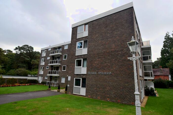 2 Bedroom Flat To Rent In Beach Road, Canford Cliffs, Poole, BH13