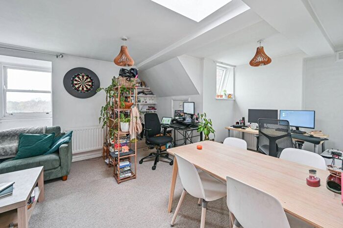 1 Bedroom Flat For Sale In Clapham Common Southside, Abbeville Village, London, SW4