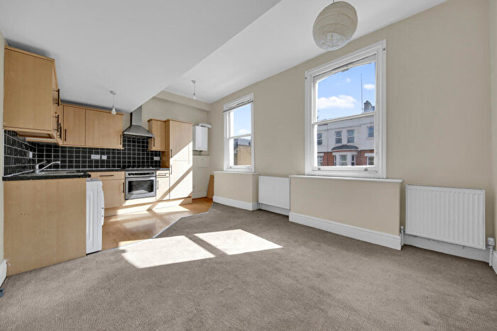 2 Bedroom Flat For Sale In Graham Road, E8