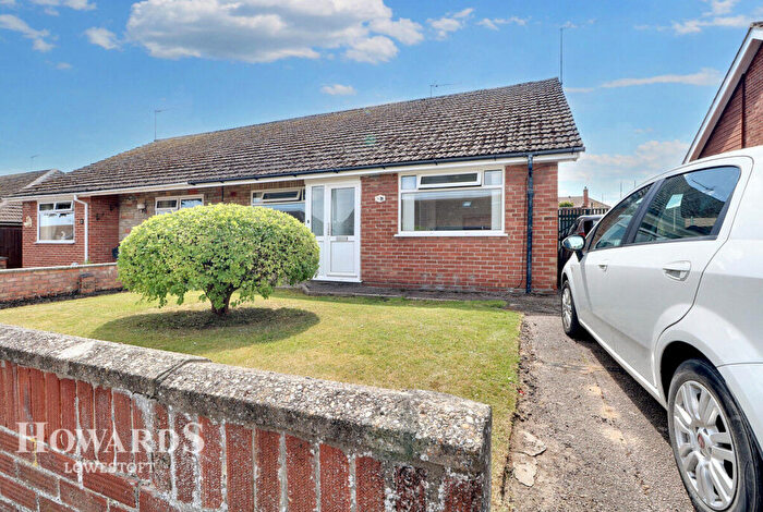 2 Bedroom Semi-Detached Bungalow For Sale In Ship Road, Lowestoft, NR33