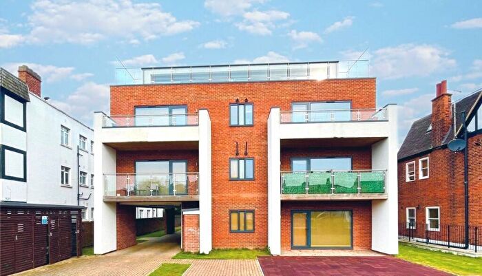 1 Bedroom Flat To Rent In New Wanstead, London, E11