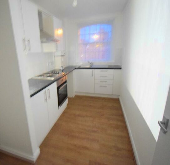 2 Bedroom Flat To Rent In Kent Road, Orpington, Kent, BR5