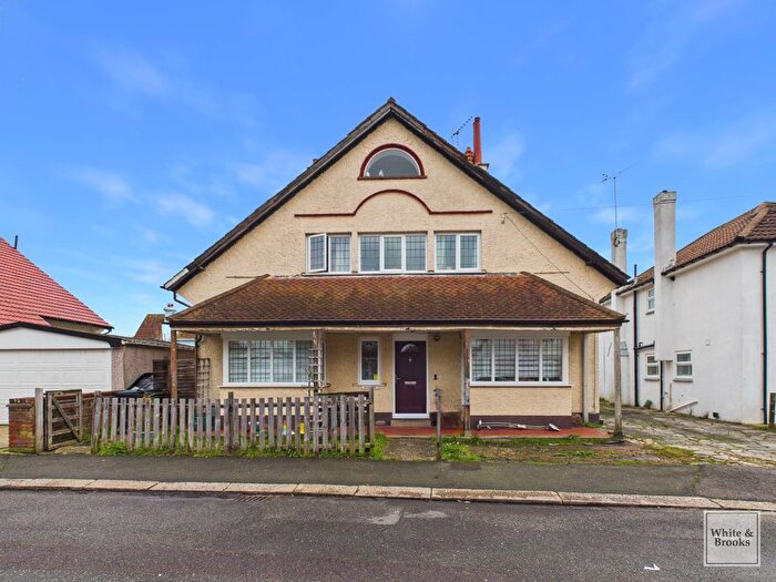 5 Bedroom Detached House For Sale In Elm Grove, Bognor Regis, PO21