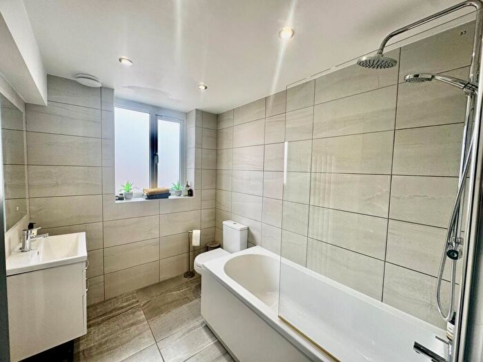 1 Bedroom Apartment For Sale In , Wellingborough Road, Rushden, NN10