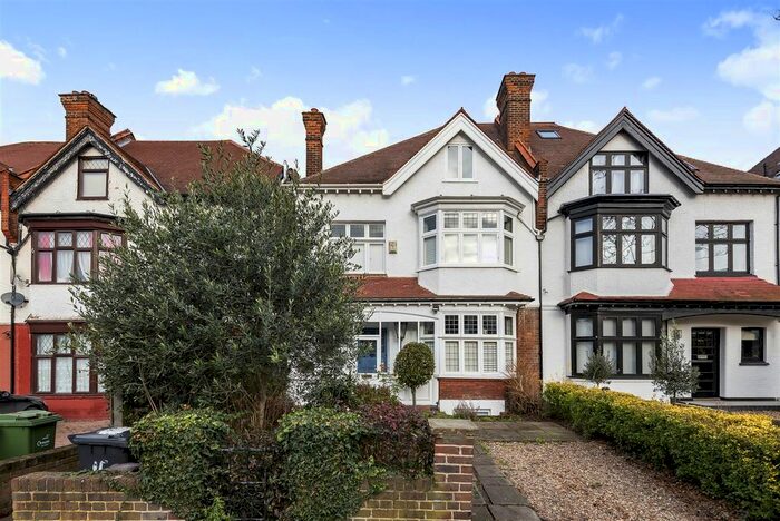 Studio To Rent In Becmead Avenue, London SW16