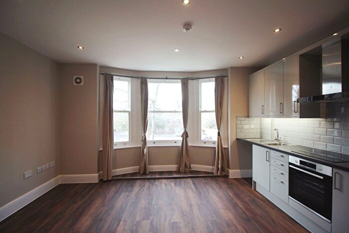 1 Bedroom Flat To Rent In Silver Street, Enfield, EN1