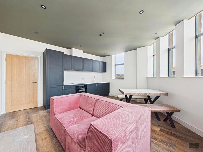 2 Bedroom Flat To Rent In Paternoster House, Exeter, EX4