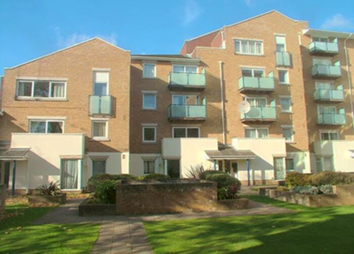 2 Bedroom Flat To Rent In Hartfield Crescent, London, SW19