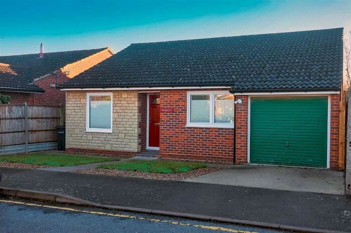 3 Bedroom Detached Bungalow To Rent In Birtrick Drive, Meopham, Gravesend DA13