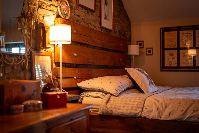 1 Bedroom Cottage For Sale In Penny Lane, Rainow, SK10