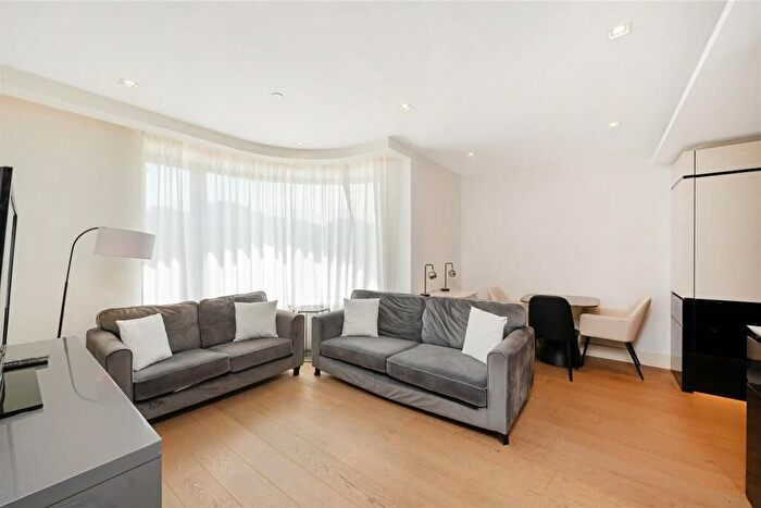 1 Bedroom Flat To Rent In The Corniche, Albert Embankment, London, SE1