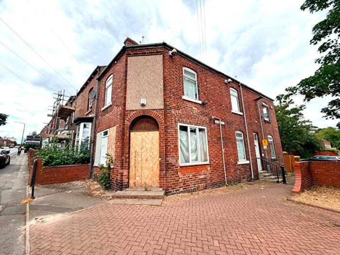 2 Bedroom End Of Terrace House For Sale In Cemetery Road, Barnsley, S70