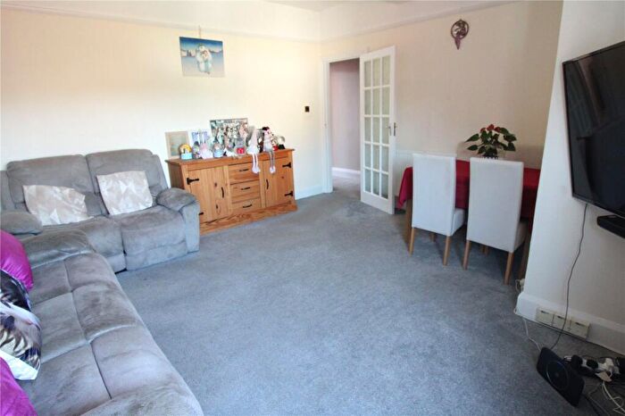 2 Bedroom Apartment For Sale In Wimborne Road, Bournemouth, Dorset, BH9