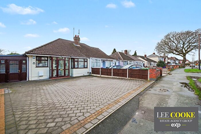 2 Bedroom Semi-Detached Bungalow For Sale In Stubby Lane, Off Broad Lane South, Wednesfield, Wolverhampton, WV11