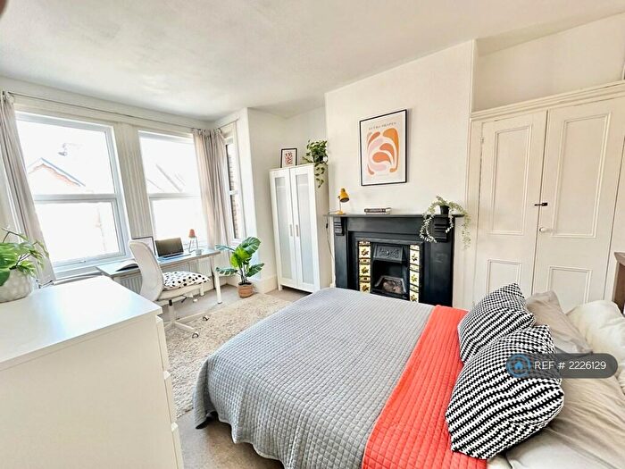 6 Bedroom Terraced House To Rent In Monks Road, Exeter, EX4