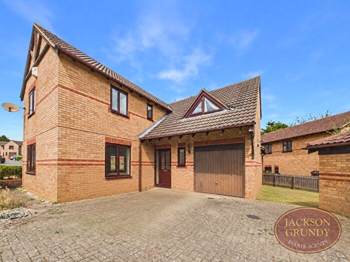 4 Bedroom Detached House For Sale In New Forest Way, Daventry, NN11
