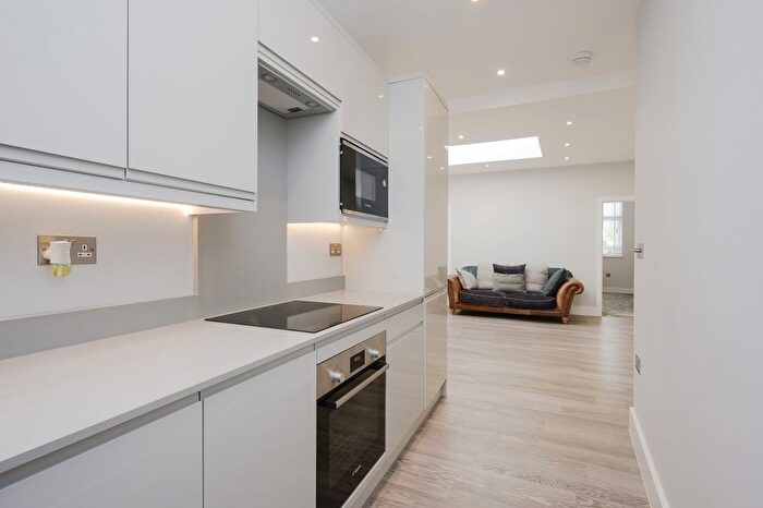 2 Bedroom Flat For Sale In London Road, Morden, SM4