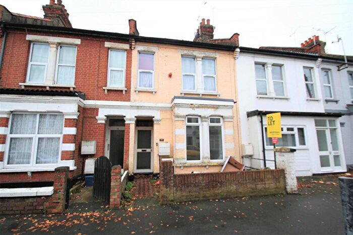 1 Bedroom Flat To Rent In North Avenue, Southend-On-Sea, SS2