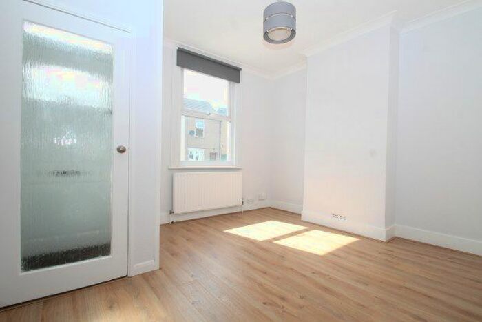 2 Bedroom Property To Rent In Eden Road, Beckenham, BR3