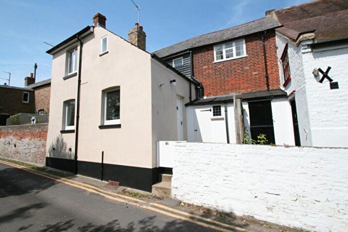 3 Bedroom House To Rent In Ash, CT3