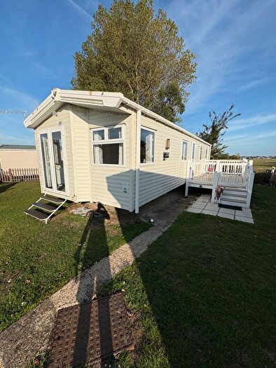 2 Bedroom Mobile/park Home For Sale In Plough Road, Eastchurch, Sheerness, ME12