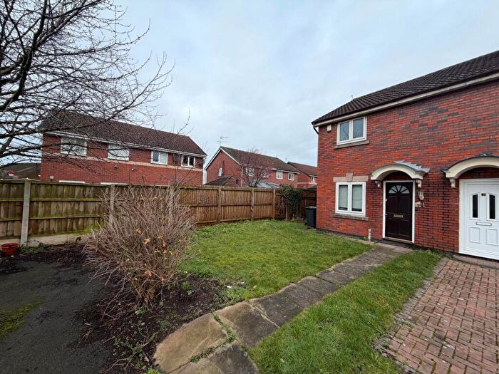 2 Bedroom End Of Terrace House To Rent In Bromyard Close, Bootle, L20
