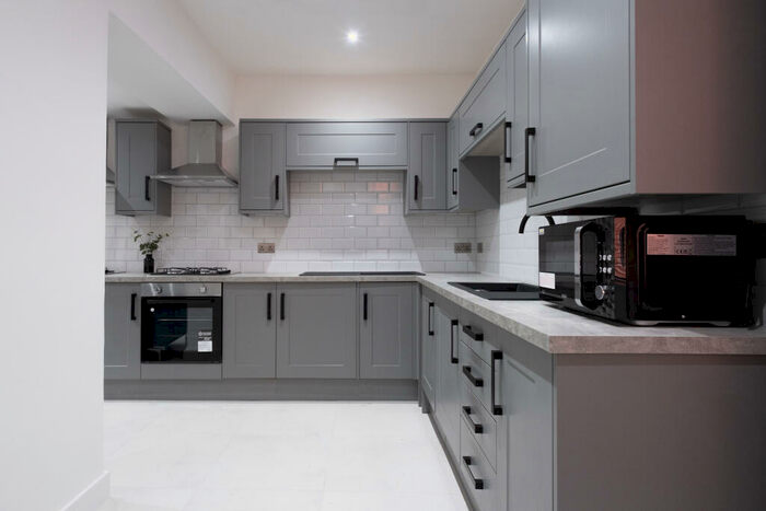 7 Bedroom Terraced House To Rent In Elk House, High Street, Lincoln, Lincolnshire, LN5