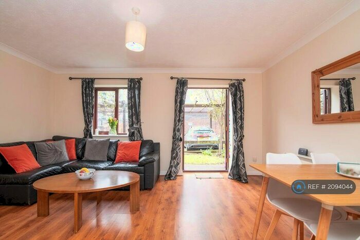 3 Bedroom Flat To Rent In Kings Court, Birmingham, B1