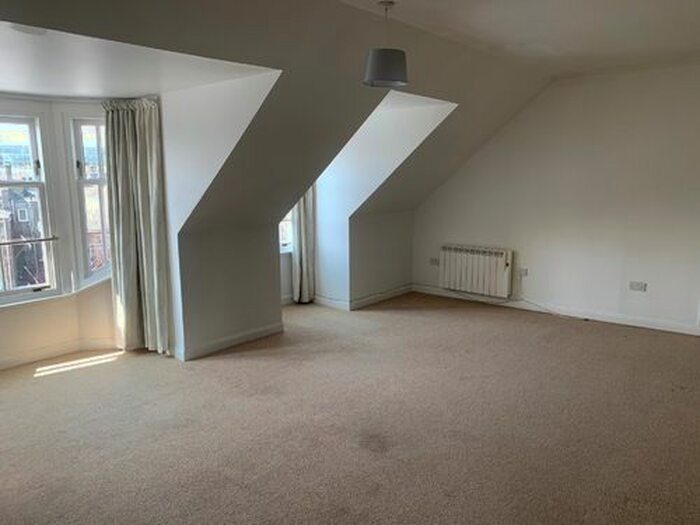 3 Bedroom Flat To Rent In Commercial Street, Dundee DD1