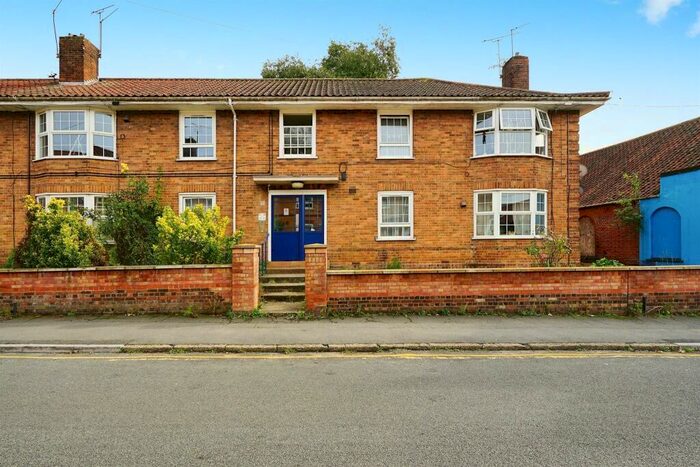 2 Bedroom Flat For Sale In Bull Close, Norwich, NR3