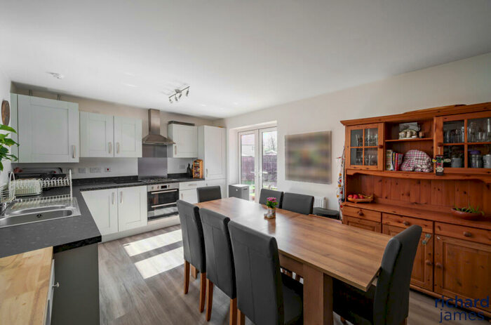 4 Bedroom Detached House For Sale In Lower Close, Wroughton, Swindon, SN4
