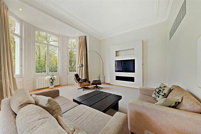 2 Bedroom Flat To Rent In Redcliffe Square, The Boltons, SW10