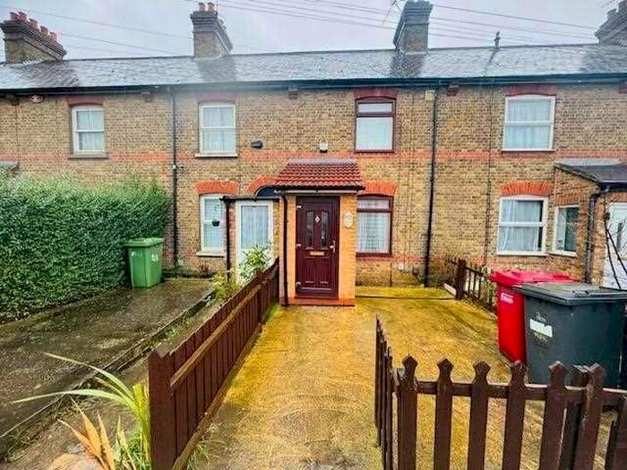 3 Bedroom Terraced House To Rent In Uxbridge Road, Slough, SL2