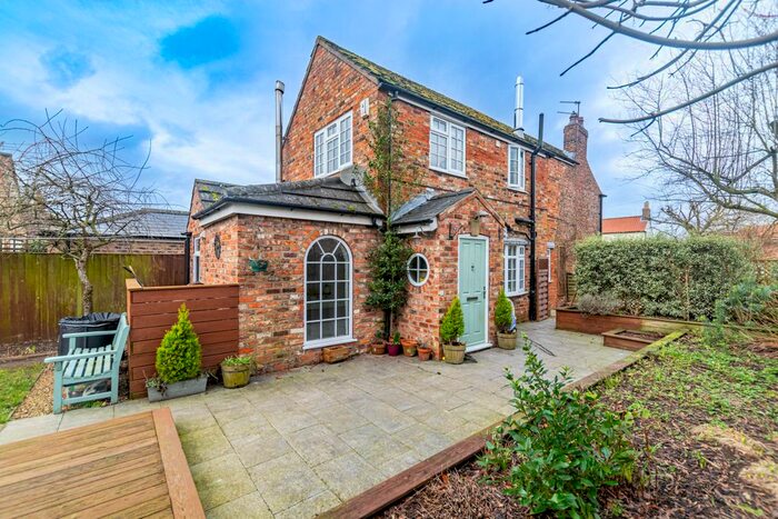 3 Bedroom Semi-Detached House For Sale In Main Street, Melbourne, YO42