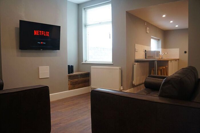 4 Bedroom End Of Terrace House To Rent In Kellit Road, Liverpool, L15