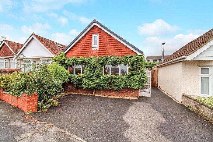 3 Bedroom Detached Bungalow For Sale In Onibury Road, Midanbury, SO18