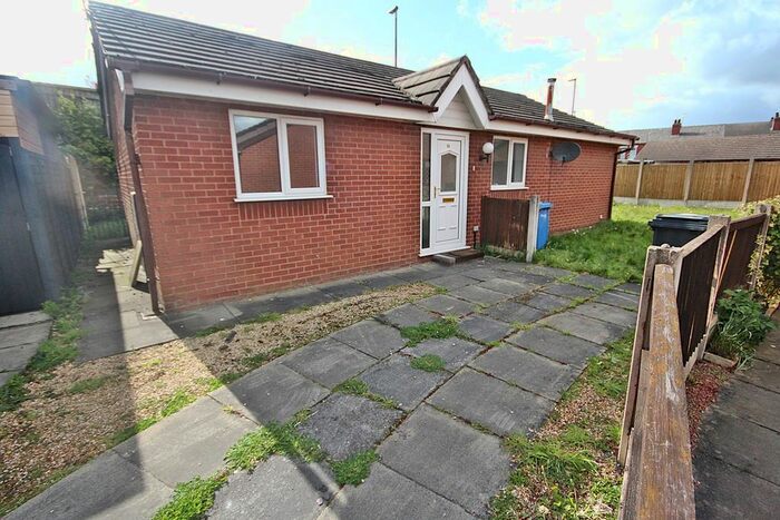 3 Bedroom Bungalow To Rent In Bond Close, Warrington, WA5