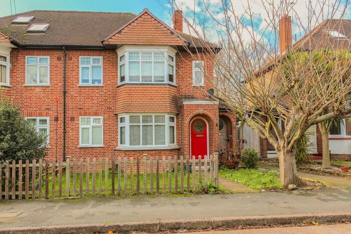 2 Bedroom Maisonette To Rent In Warwick Road, Thames Ditton, KT7