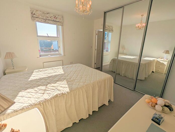 2 Bedroom Semi-Detached House For Sale In Dart Avenue, Topsham, Exeter, EX2