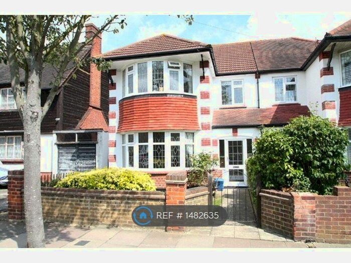 3 Bedroom Semi-Detached House To Rent In Eaton Road, Leigh-On-Sea, SS9