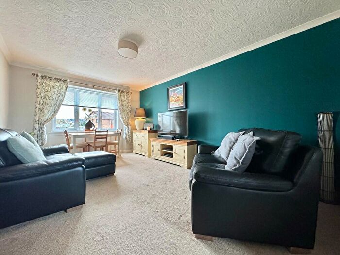 2 Bedroom Flat For Sale In Hunter Gardens, Bonnybridge, FK4