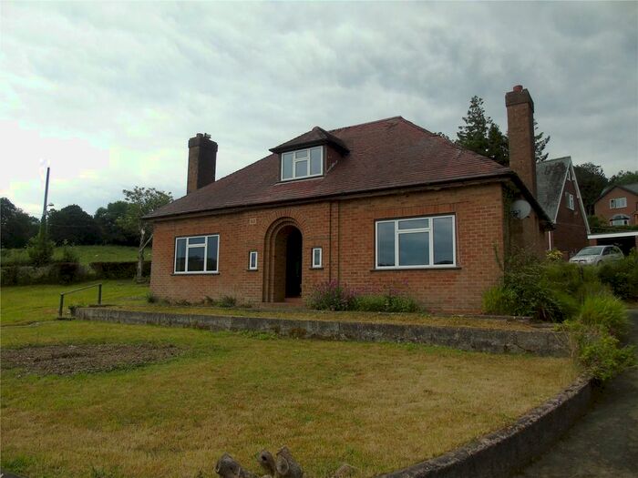 Houses for sale & to rent in SY21 0HW, Llanfair Caereinion Welshpool