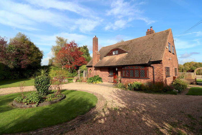 3 Bedroom House To Rent In Ingrave Village, CM13