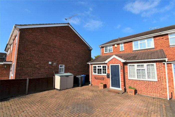 3 Bedroom Semi-Detached House To Rent In Paget Drive, Maidenhead, Berkshire, SL6