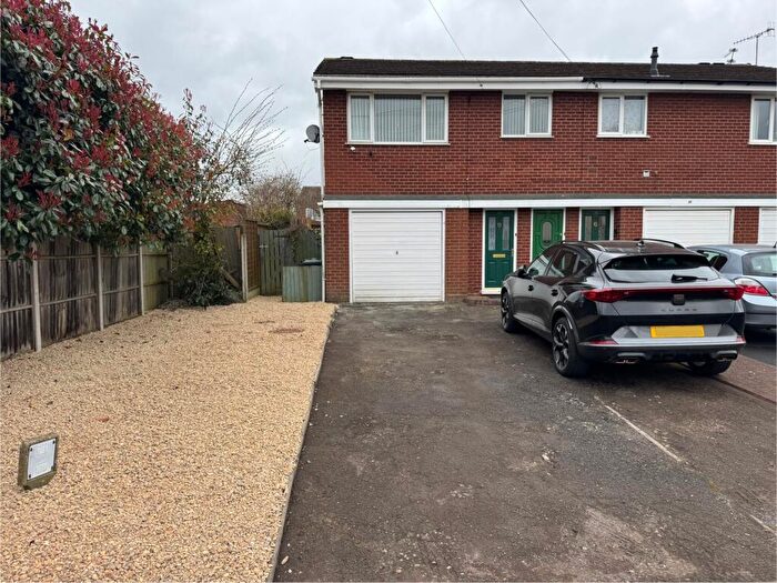 1 Bedroom Flat To Rent In Chapel Walk, Dudley, West Midlands, DY3