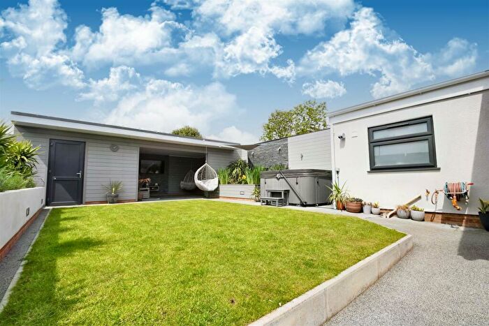 3 Bedroom Semi-Detached House For Sale In Waveney Road, Ipswich, IP1