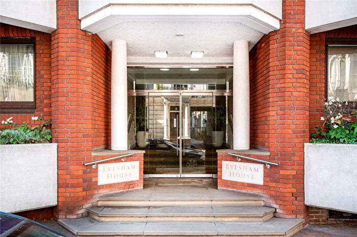 3 Bedroom Flat For Sale In Hereford Road, Notting Hill, London, W2