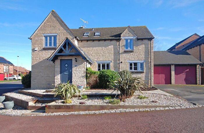 4 Bedroom Detached House For Sale In Chestnut Place, Cheltenham, GL53
