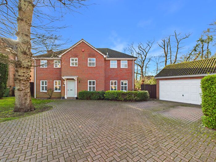 5 Bedroom Detached House For Sale In Grovebury, Locks Heath, Southampton, SO31