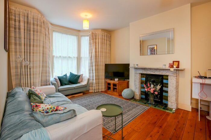 1 Bedroom Flat To Rent In Ravenscourt Road, W6